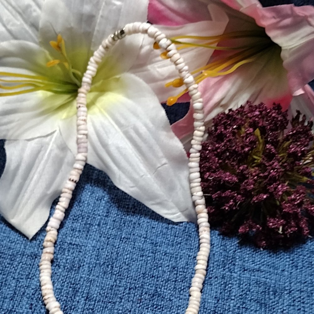 Speckled Rounded Puka Shell Necklace - Picture 2 of 4